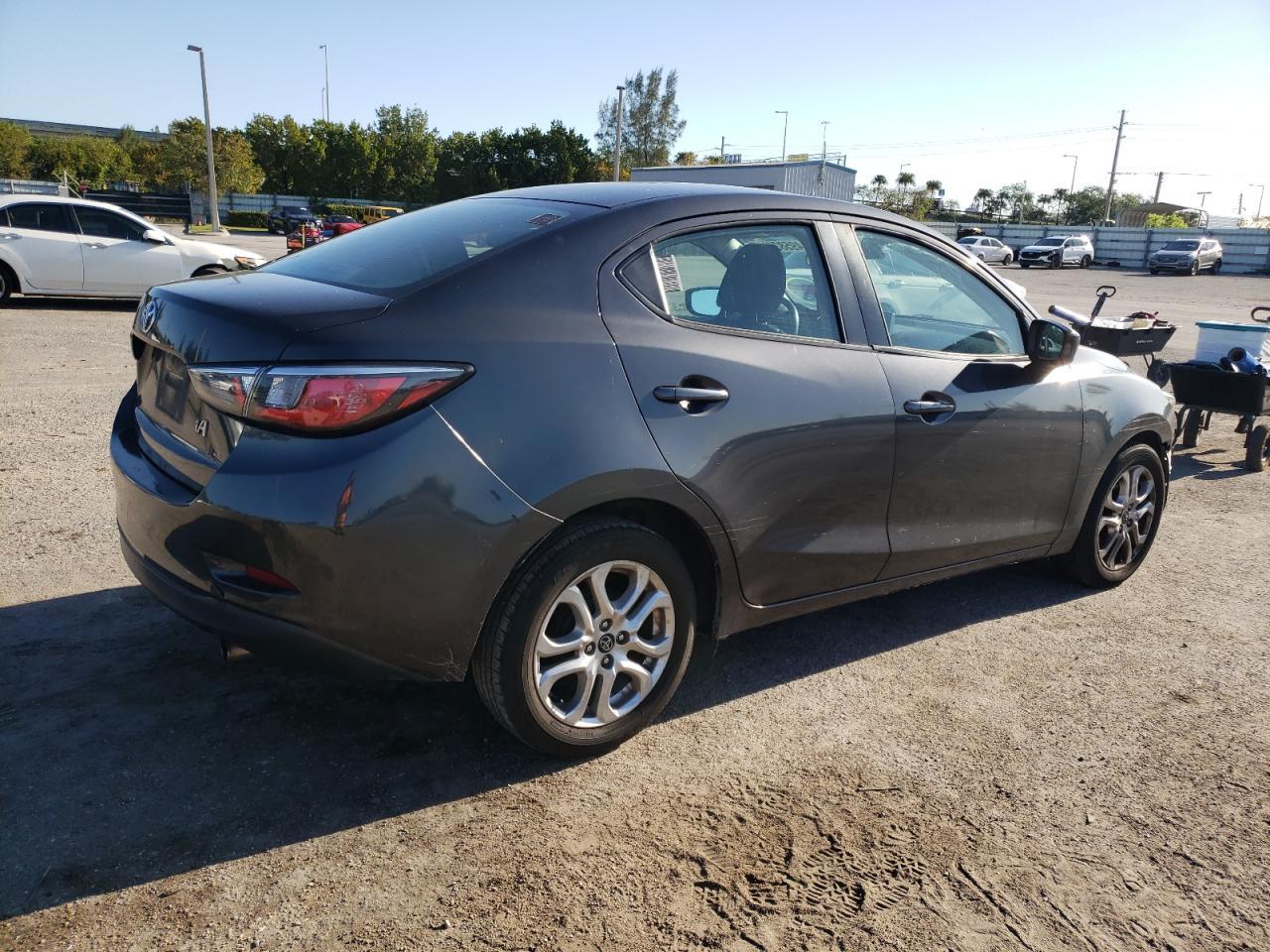 2017 TOYOTA YARIS IA - Image 3