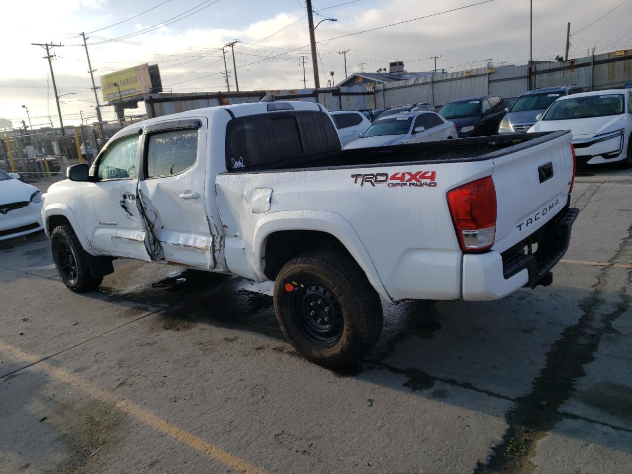 2017 TOYOTA TACOMA DOU - Фото 2