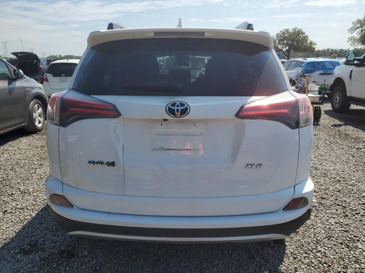 2017 TOYOTA RAV4 XLE - Image 6