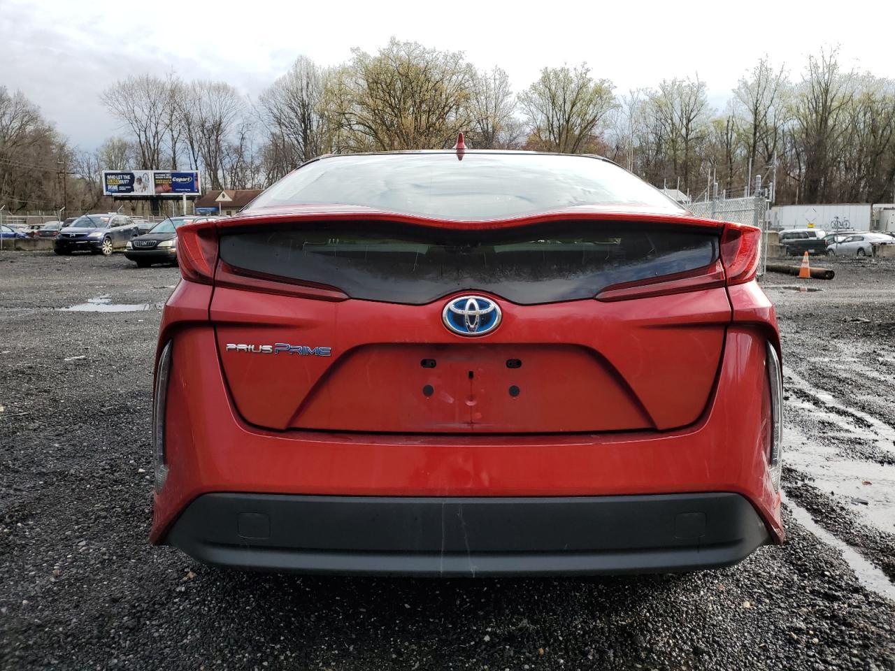 2018 TOYOTA PRIUS PRIM - Image 6
