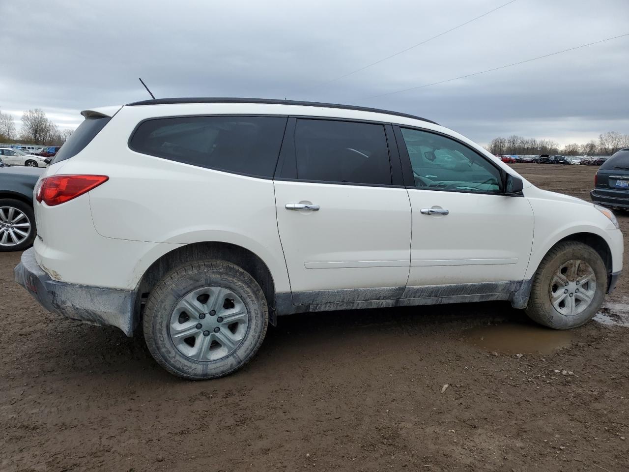 2012 CHEVROLET TRAVERSE L - Image 3