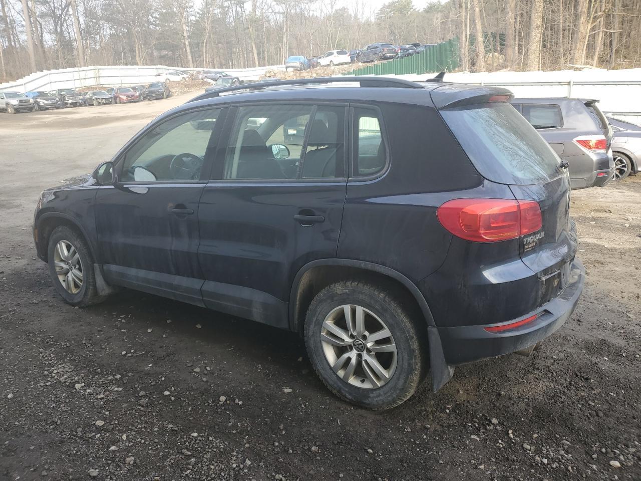 2015 VOLKSWAGEN TIGUAN S - Фото 2