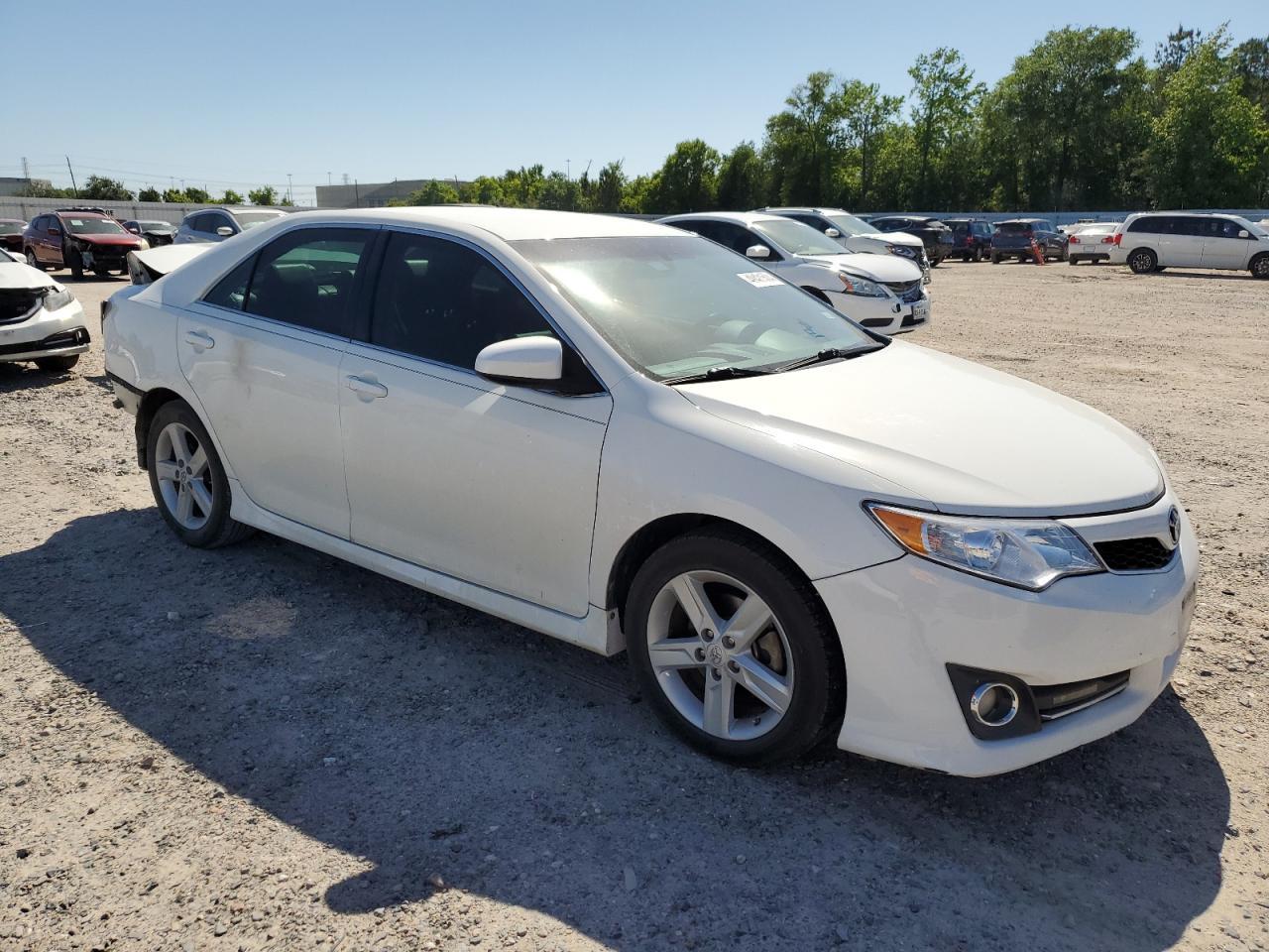 2014 TOYOTA CAMRY L - Image 4