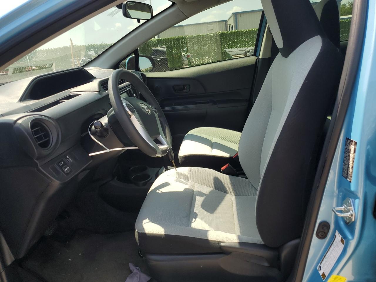 2015 TOYOTA PRIUS C - Image 7