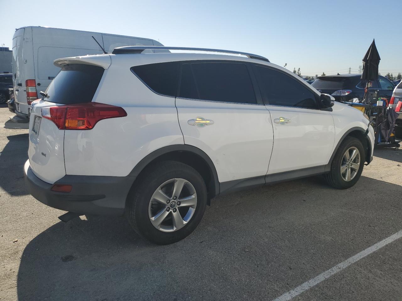 2015 TOYOTA RAV4 XLE - Фото 3