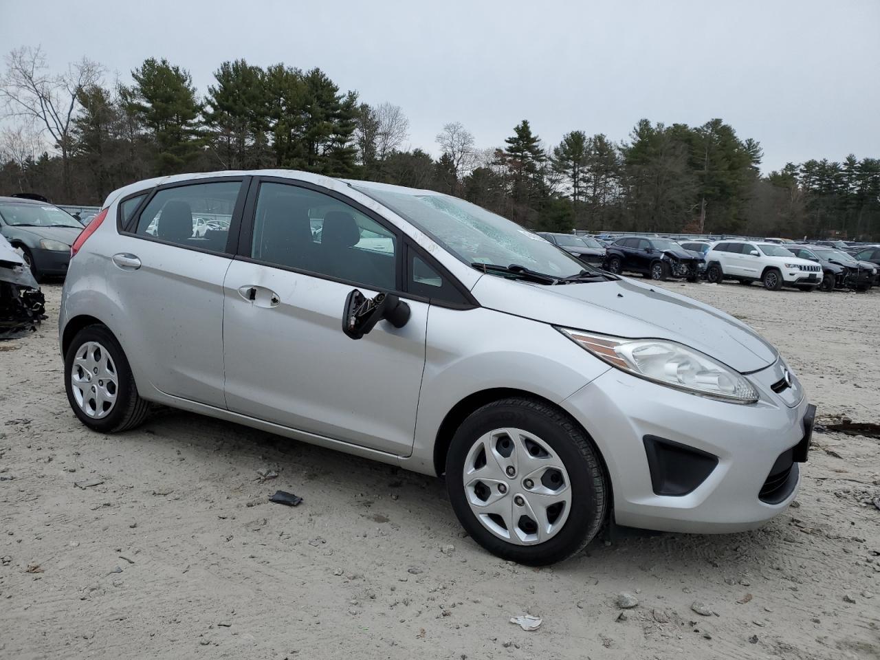 2013 FORD FIESTA SE - Фото 4