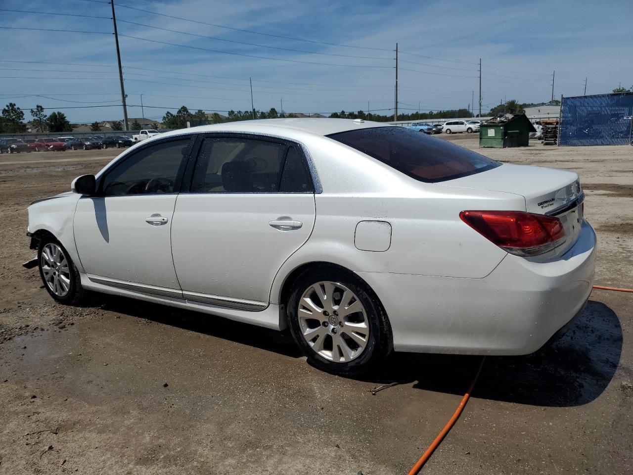 2011 TOYOTA AVALON BAS - Image 2