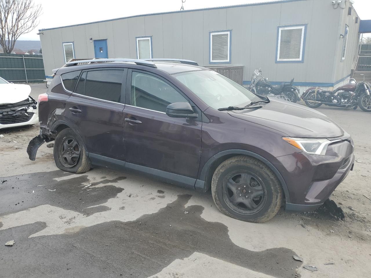 2017 TOYOTA RAV4 LE - Image 4