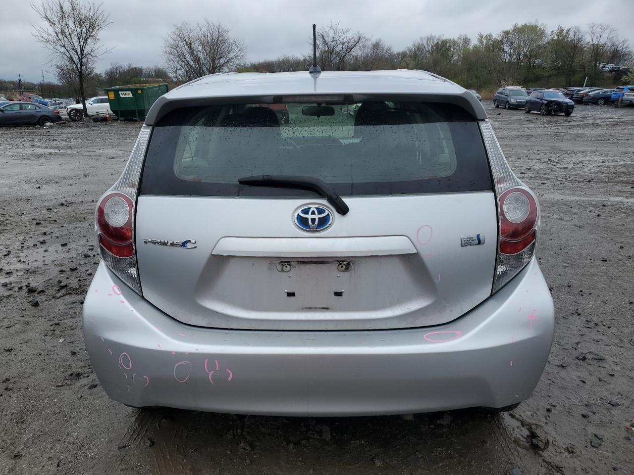 2013 TOYOTA PRIUS C - Image 6