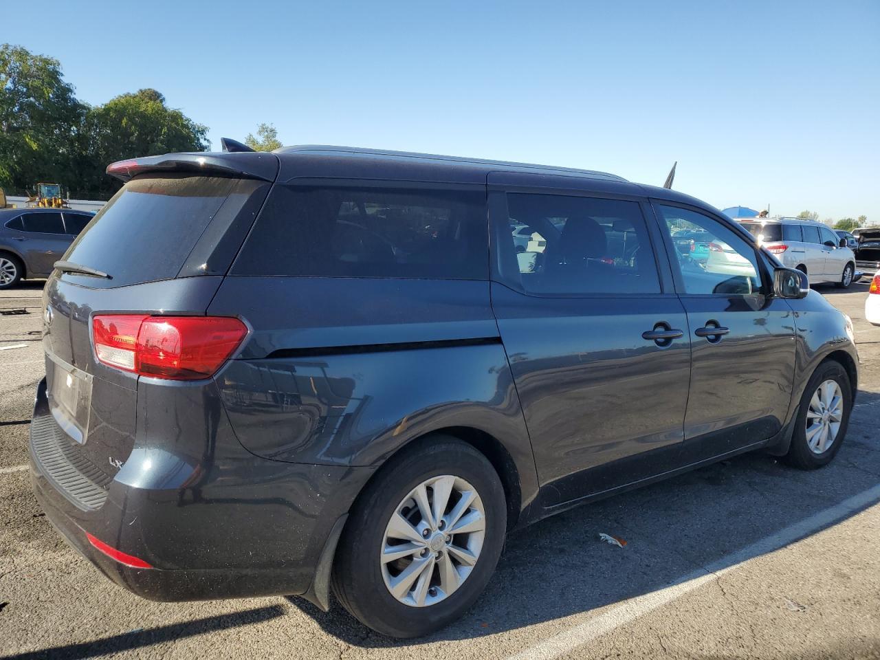 2016 KIA SEDONA LX - Фото 3