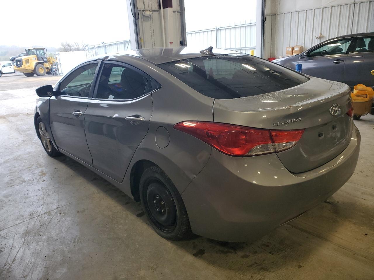 2011 HYUNDAI ELANTRA GL - Image 2