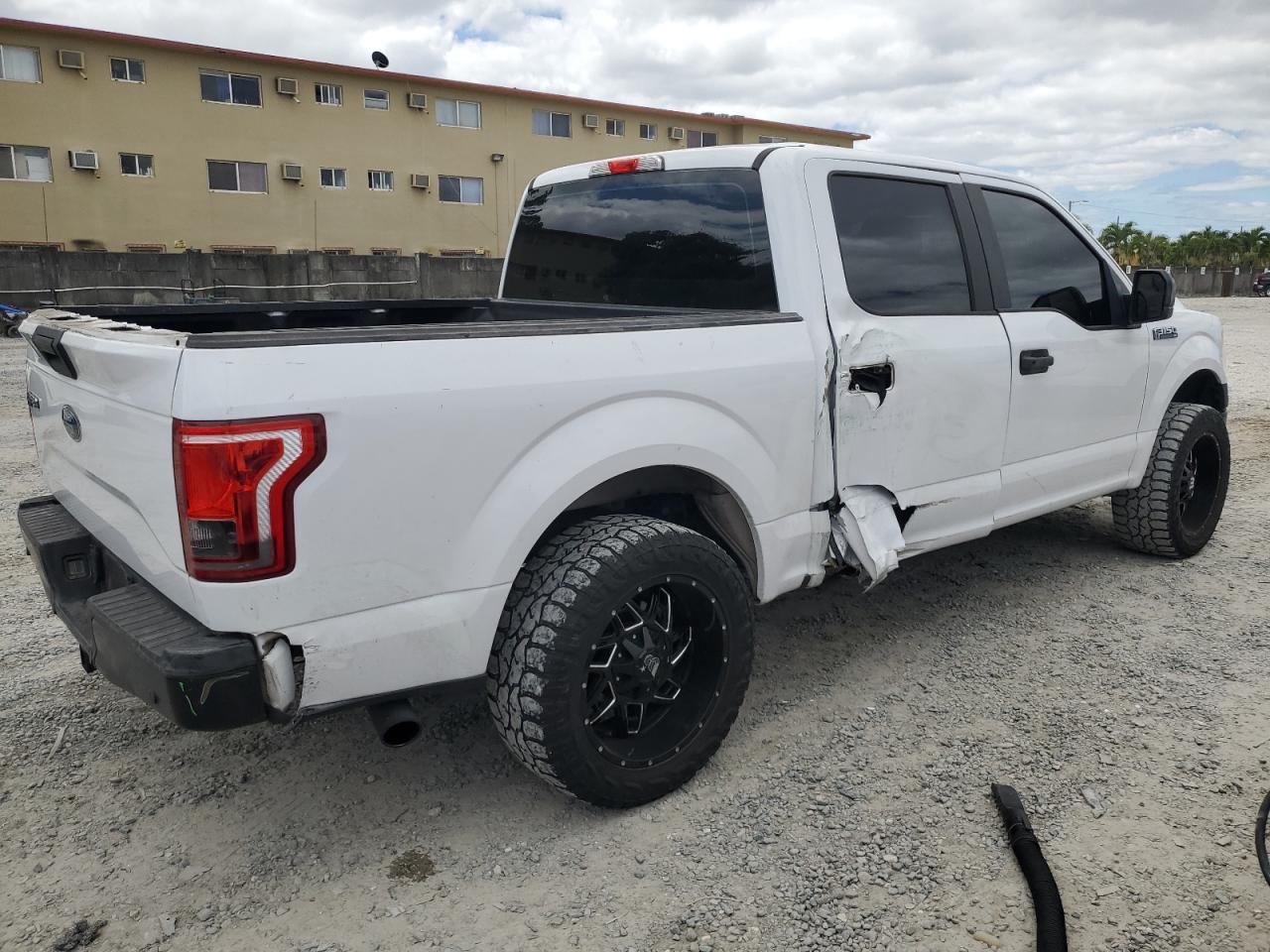 2017 FORD F150 SUPER - Фото 3