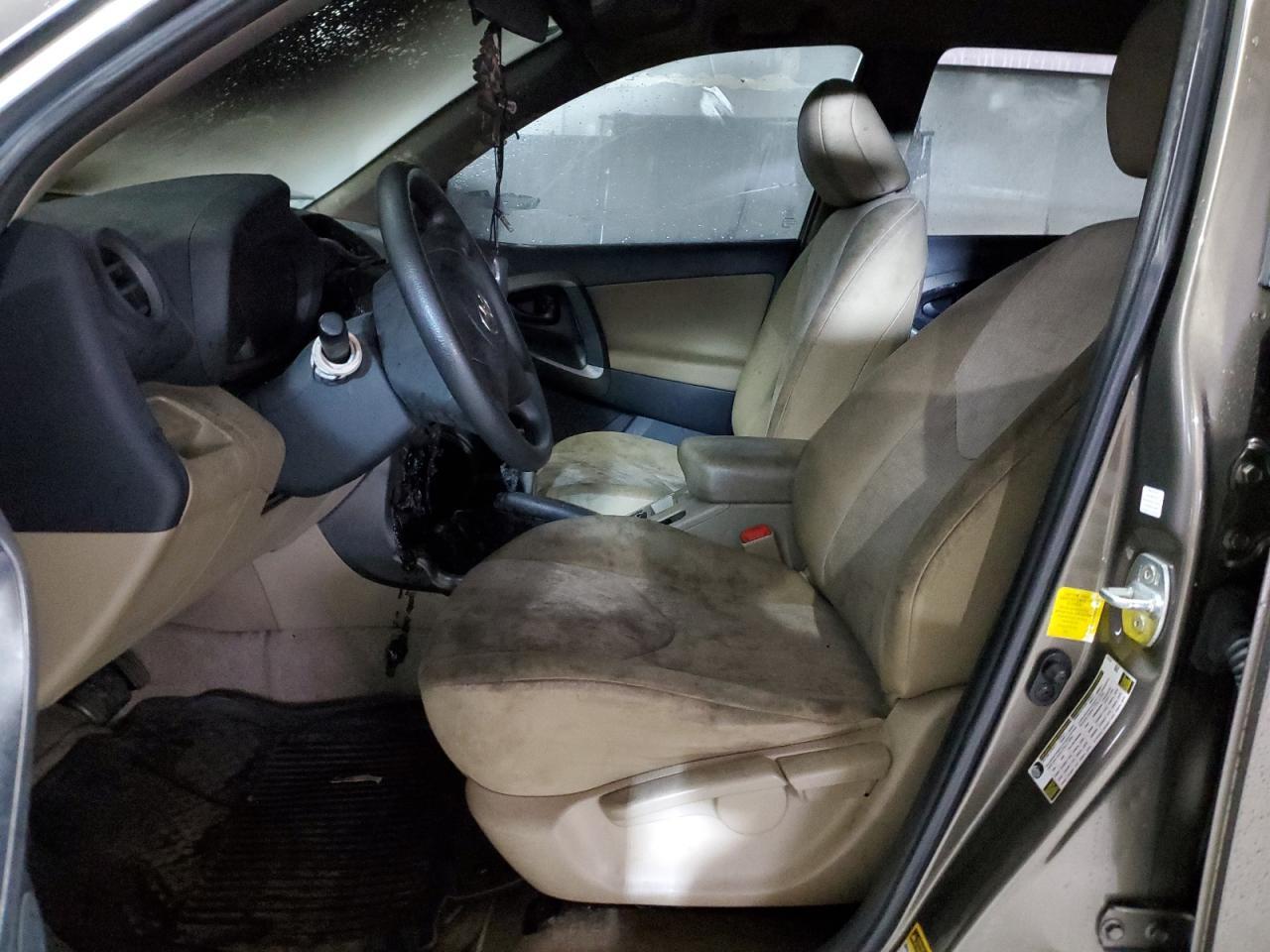 2011 TOYOTA RAV4 - Фото 7