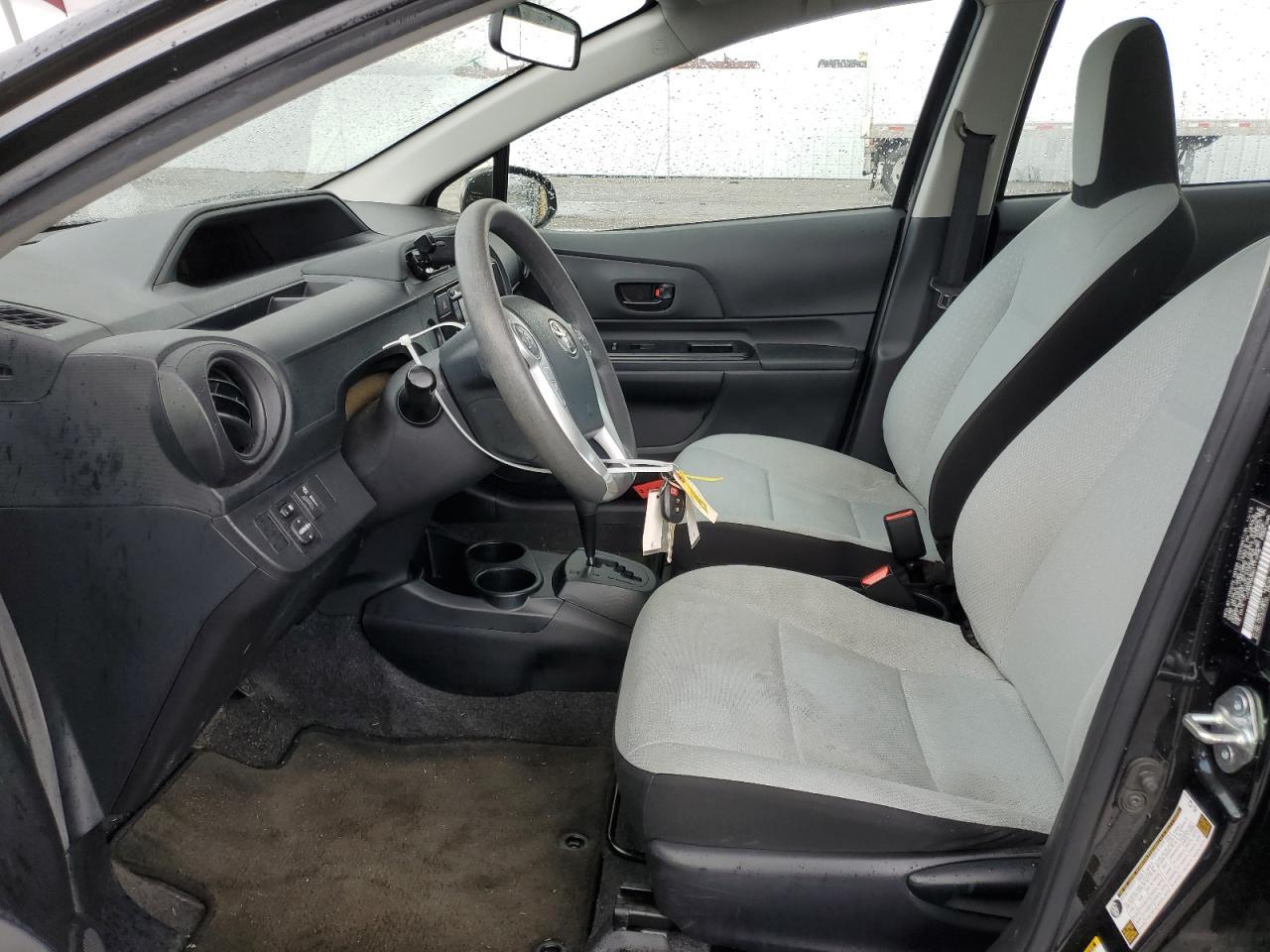 2016 TOYOTA PRIUS C - Фото 7