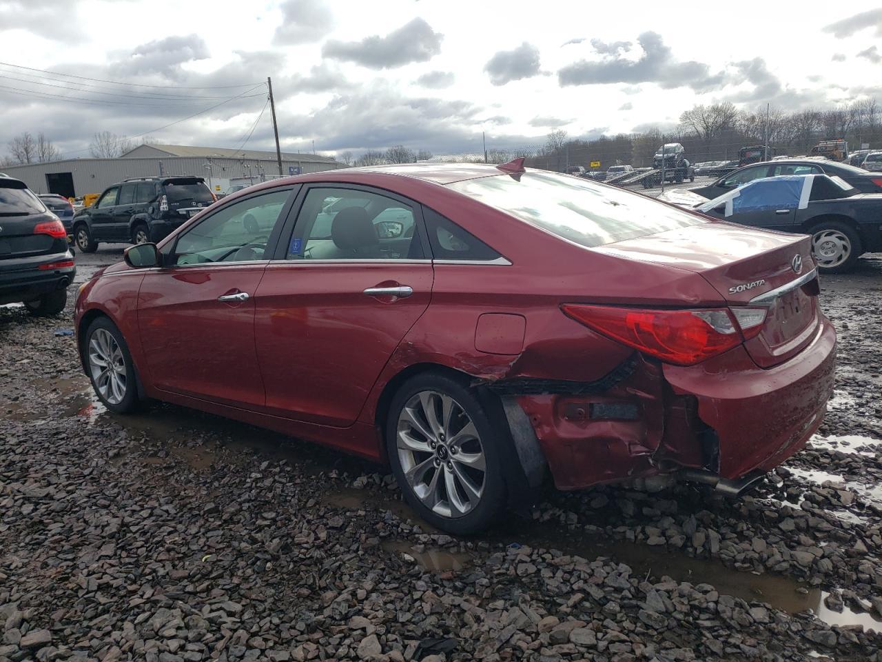 2013 HYUNDAI SONATA SE - Image 2