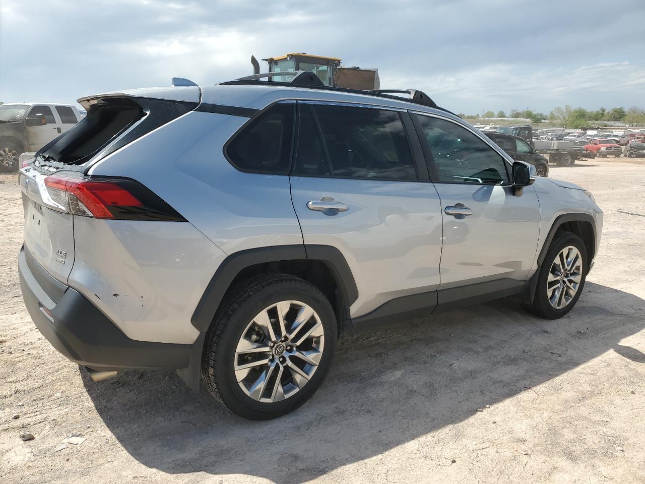 2019 TOYOTA RAV4 XLE P - Image 3