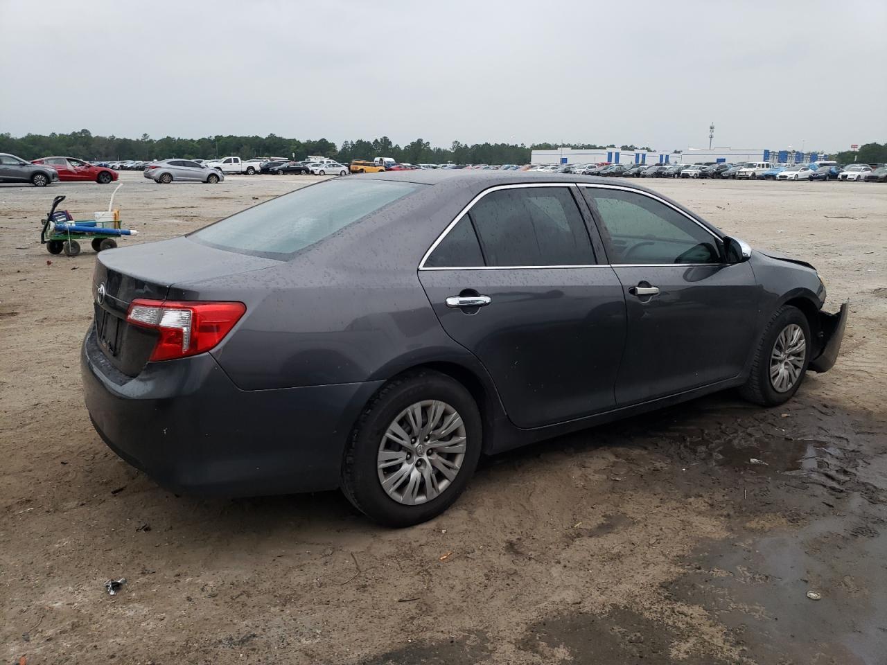 2013 TOYOTA CAMRY L - Фото 3