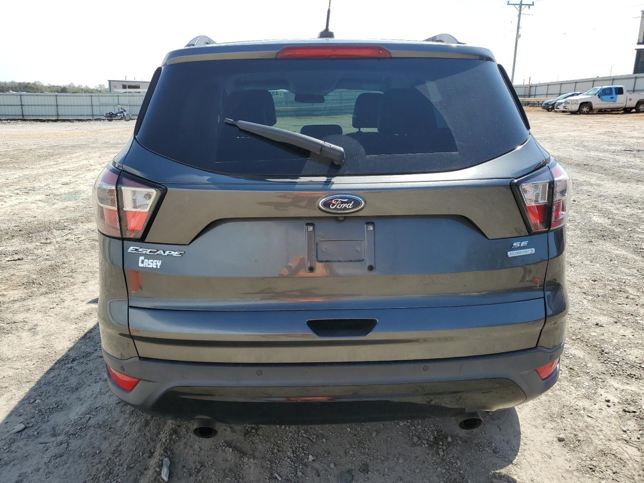 2017 FORD ESCAPE SE - Image 6
