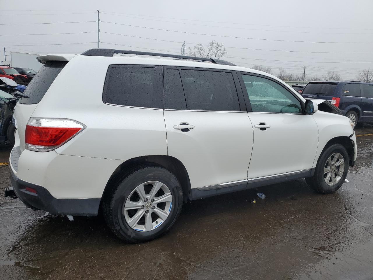 2011 TOYOTA HIGHLANDER - Image 3