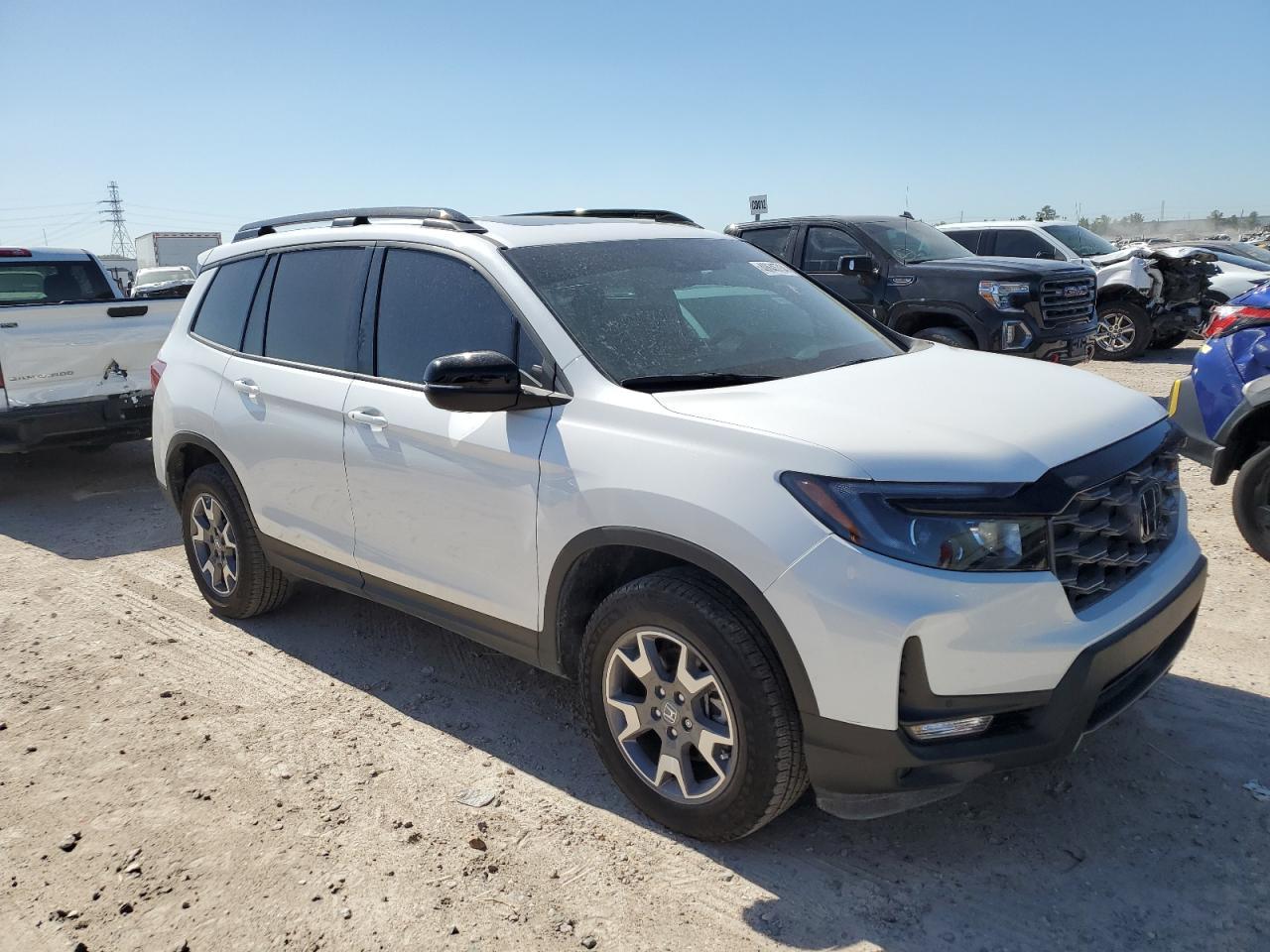 2023 HONDA PASSPORT T - Image 4
