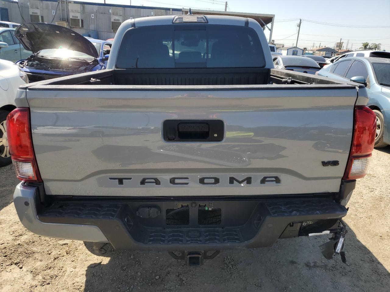 2019 TOYOTA TACOMA DOU - Фото 6