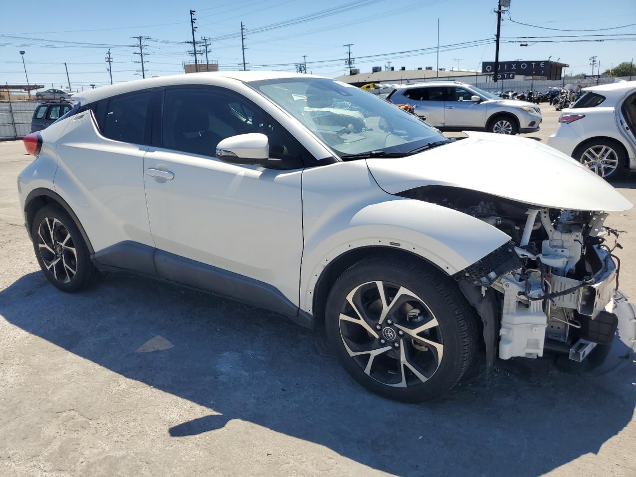 2018 TOYOTA C-HR XLE - Фото 4