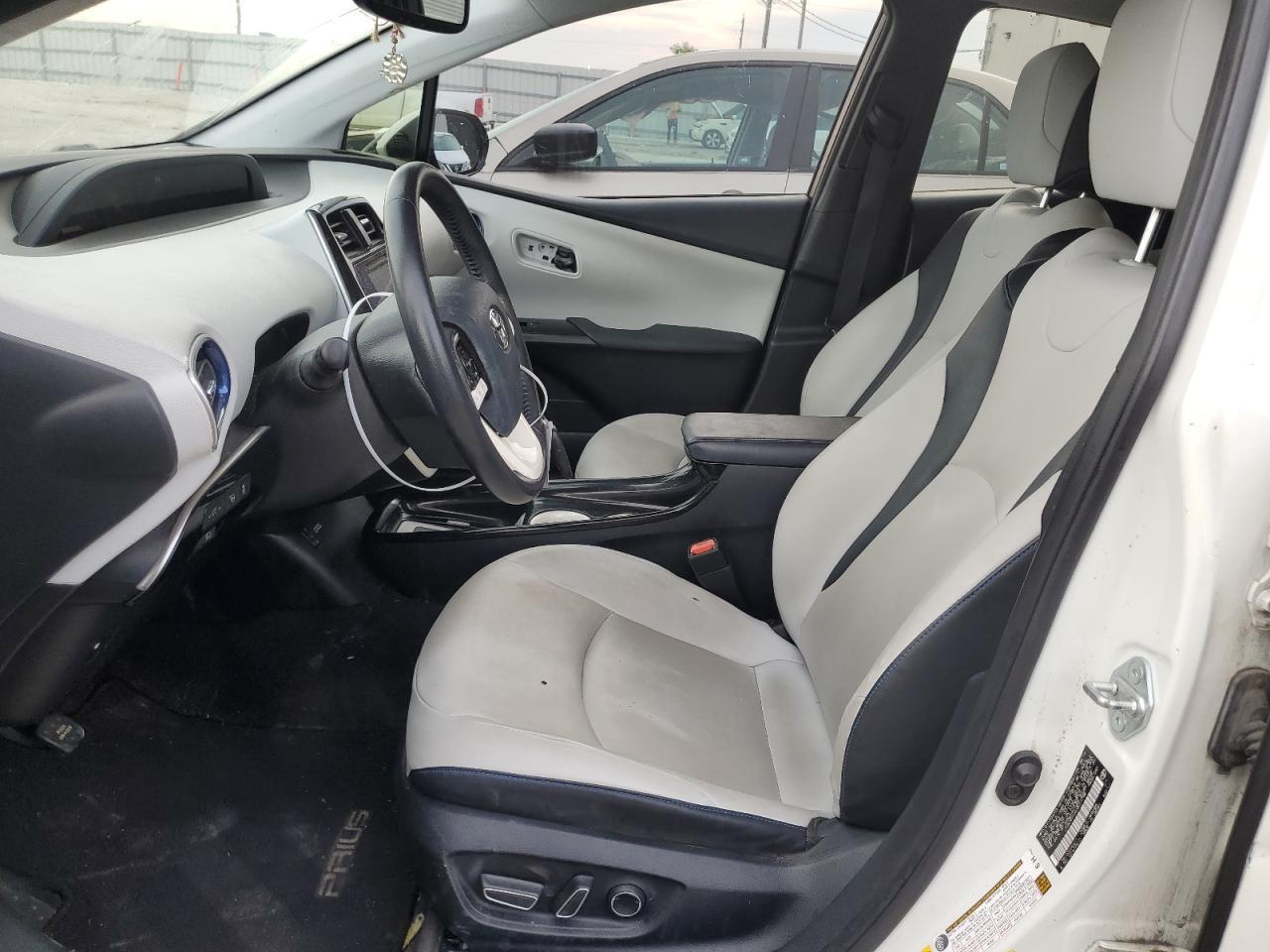 2016 TOYOTA PRIUS - Image 7