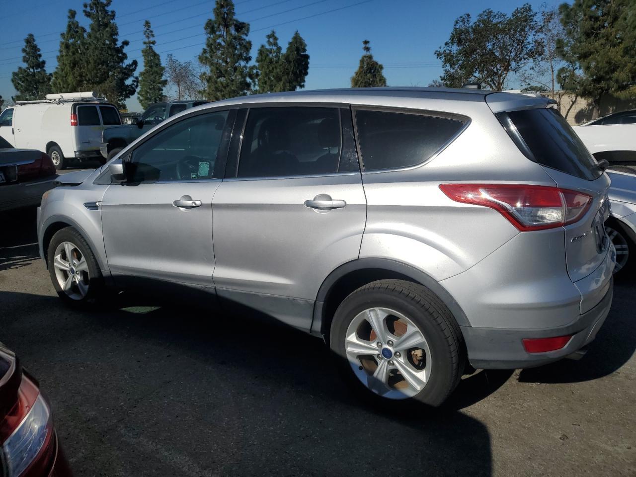 2015 FORD ESCAPE SE - Image 2