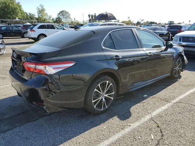 2020 Toyota Camry Se - Фото 3