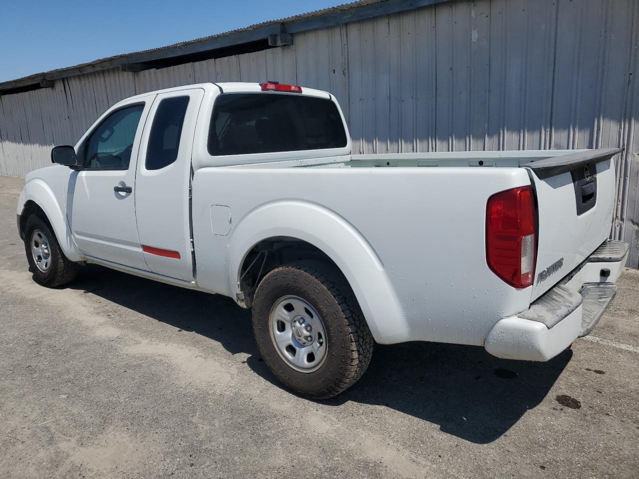 2017 NISSAN FRONTIER S - Фото 2