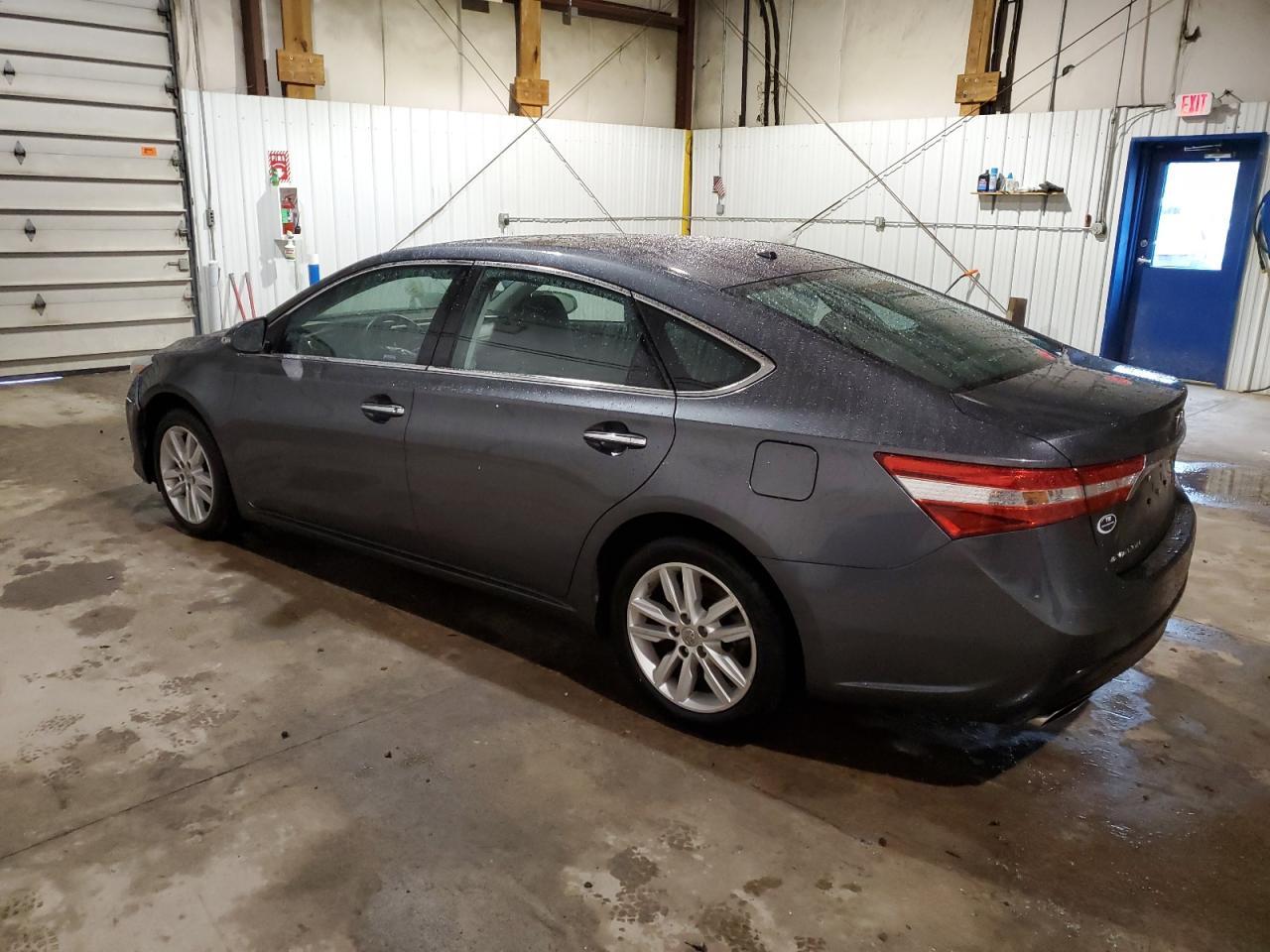2015 TOYOTA AVALON XLE - Image 2