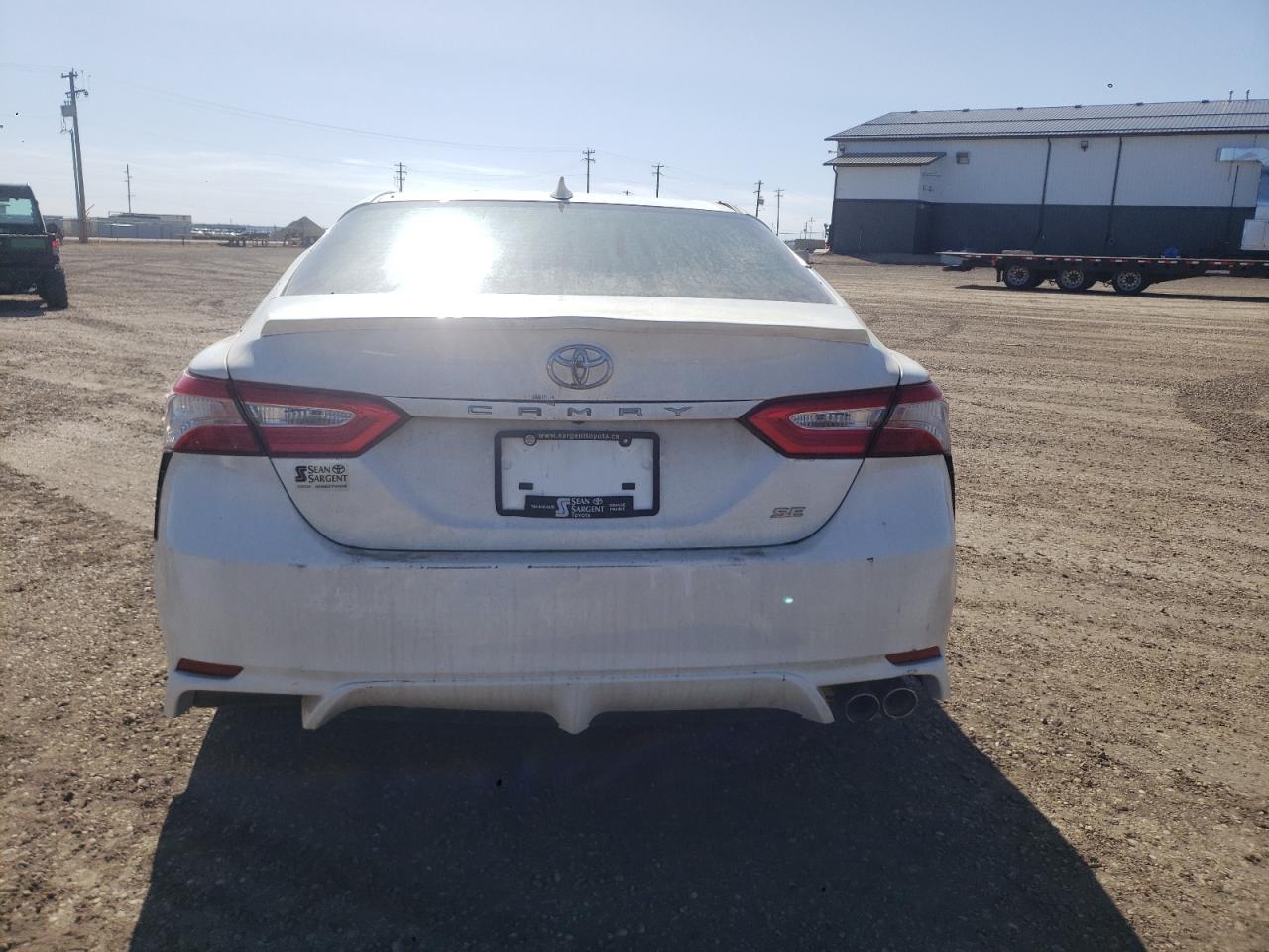 2020 TOYOTA CAMRY SE - Фото 6
