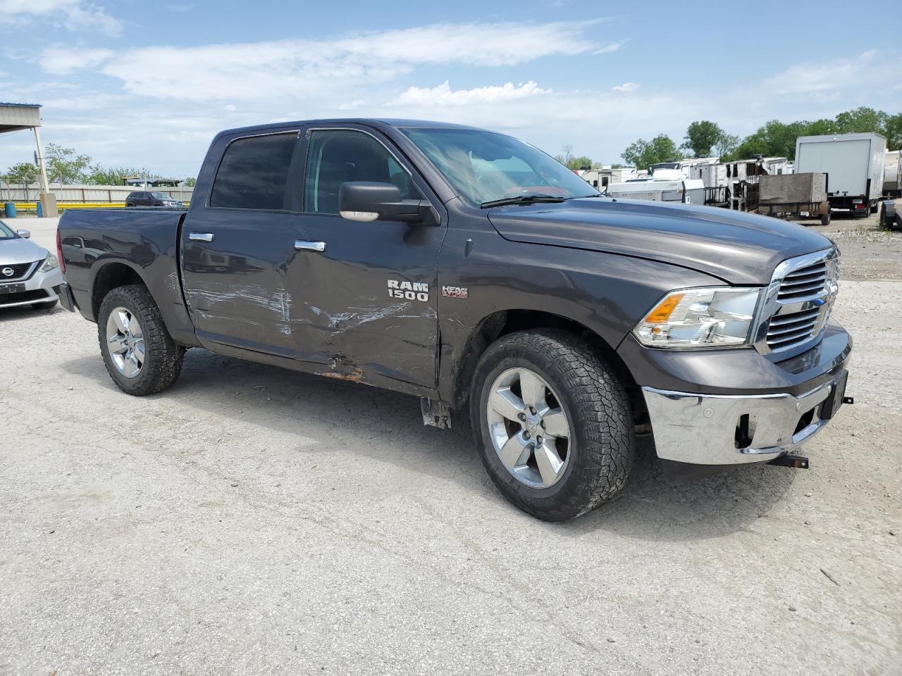 2015 RAM 1500 SLT - Image 4