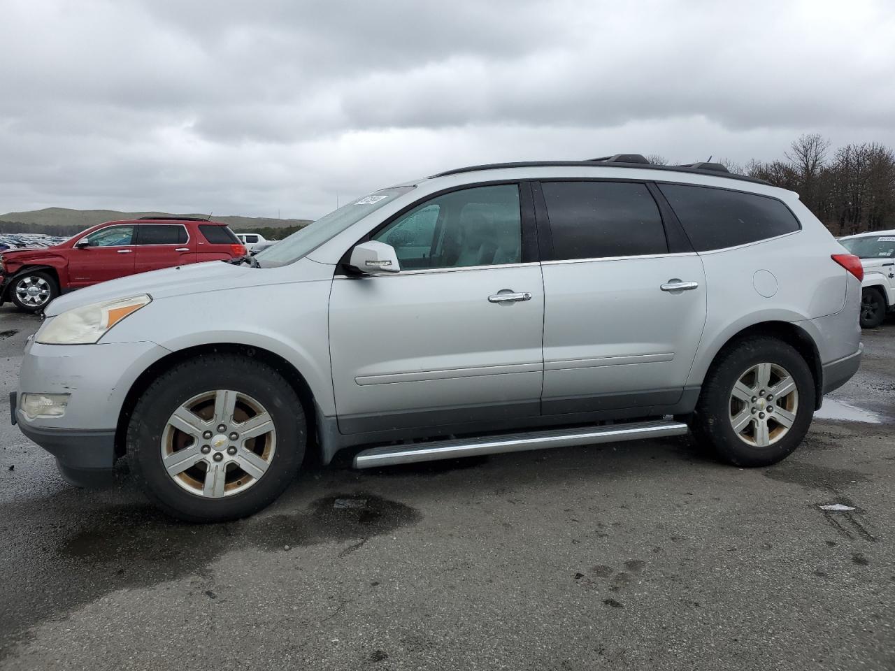 2011 CHEVROLET TRAVERSE L