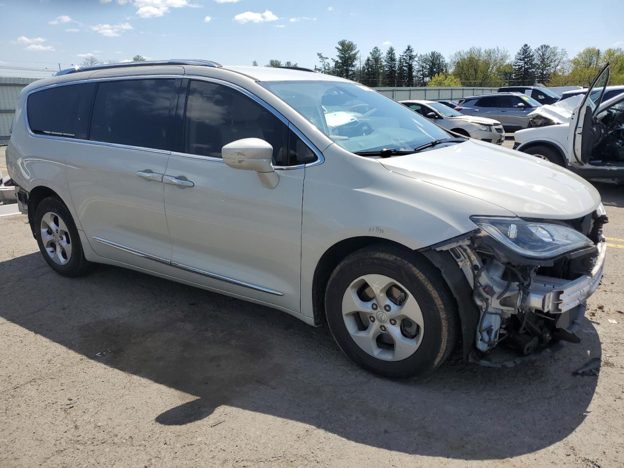 2017 CHRYSLER PACIFICA T - Image 4