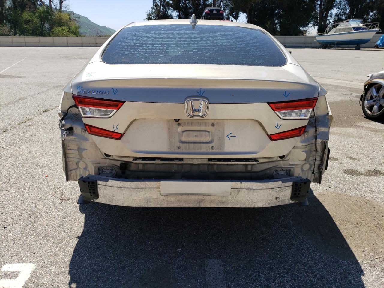 2018 HONDA ACCORD LX - Image 6