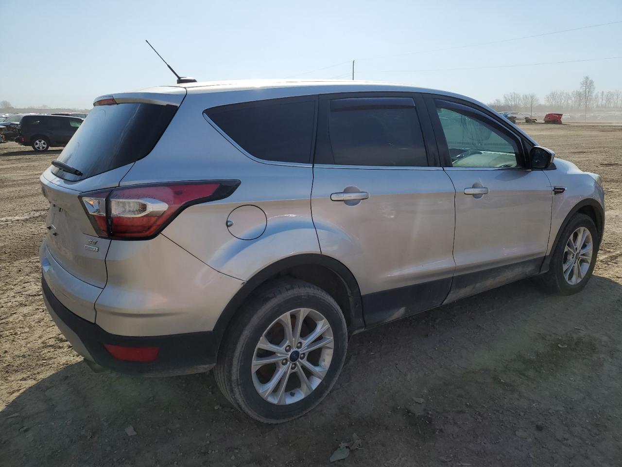 2017 FORD ESCAPE SE - Image 3