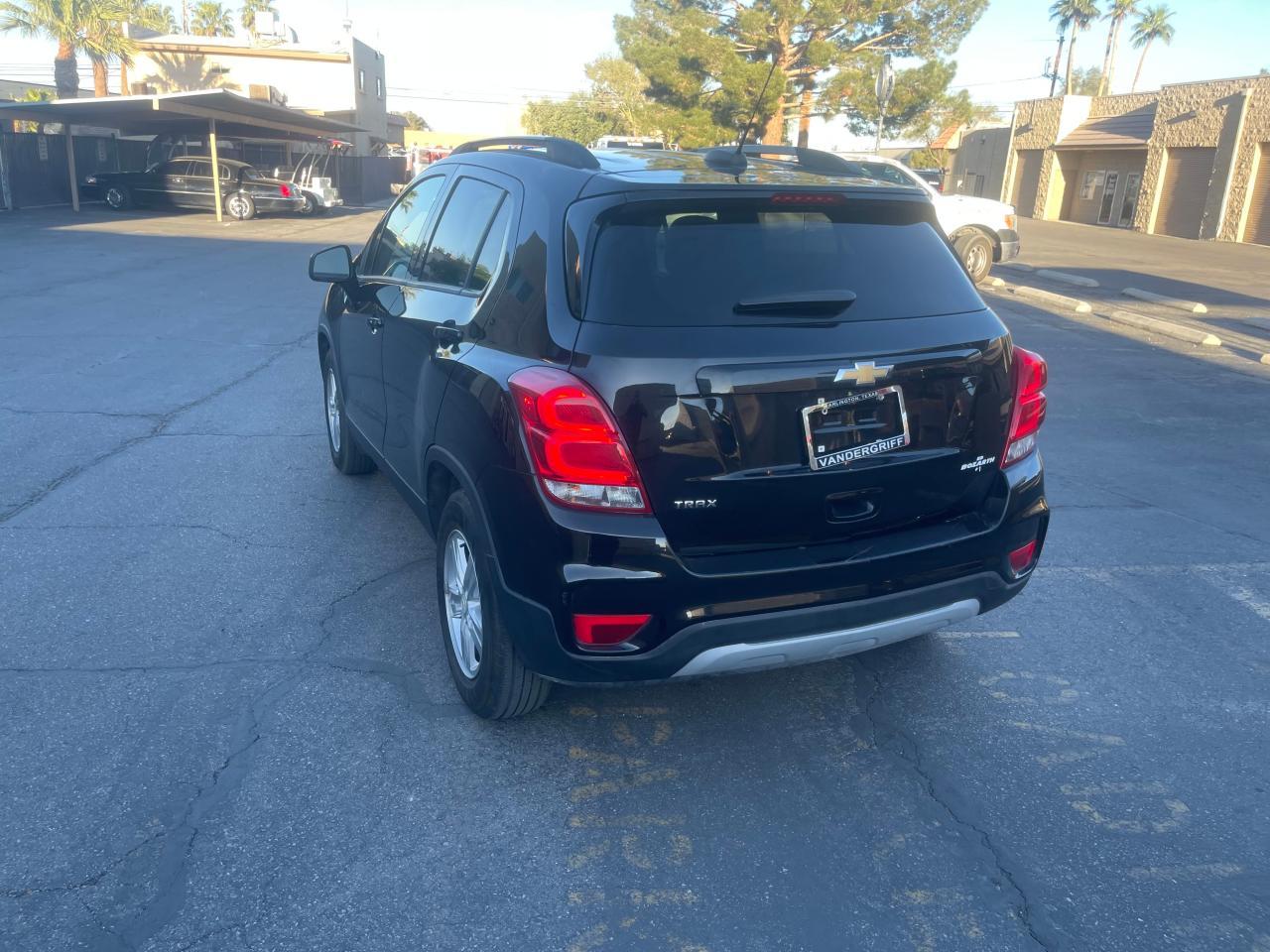 2021 CHEVROLET TRAX 1LT - Image 3