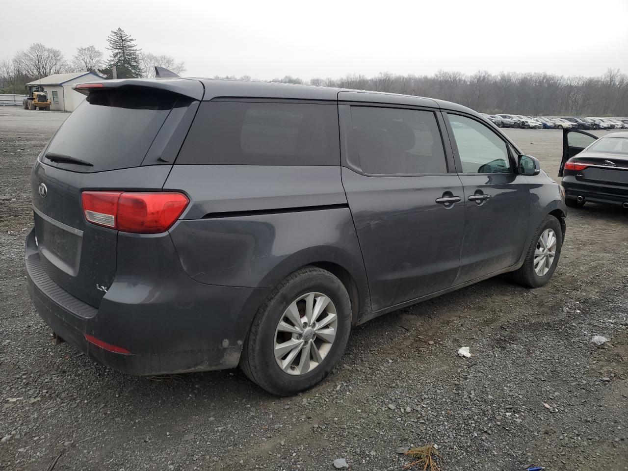 2017 KIA SEDONA LX - Фото 3
