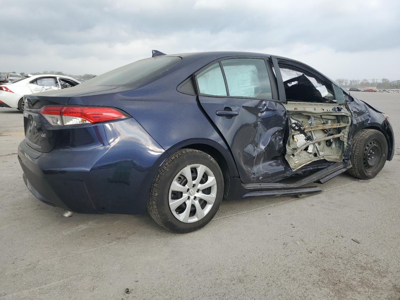 2020 TOYOTA COROLLA LE - Фото 3
