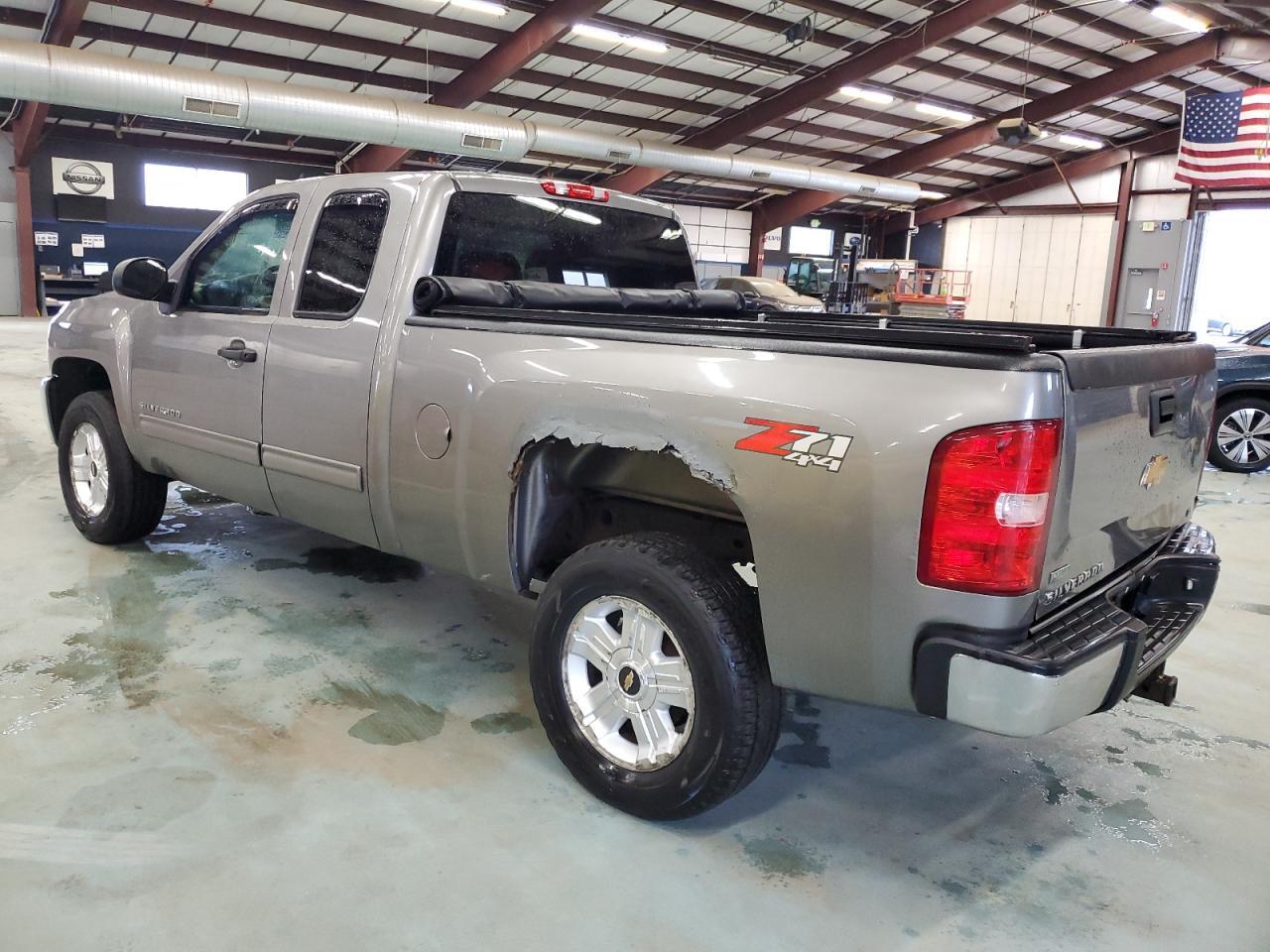 2012 CHEVROLET SILVERADO - Image 2