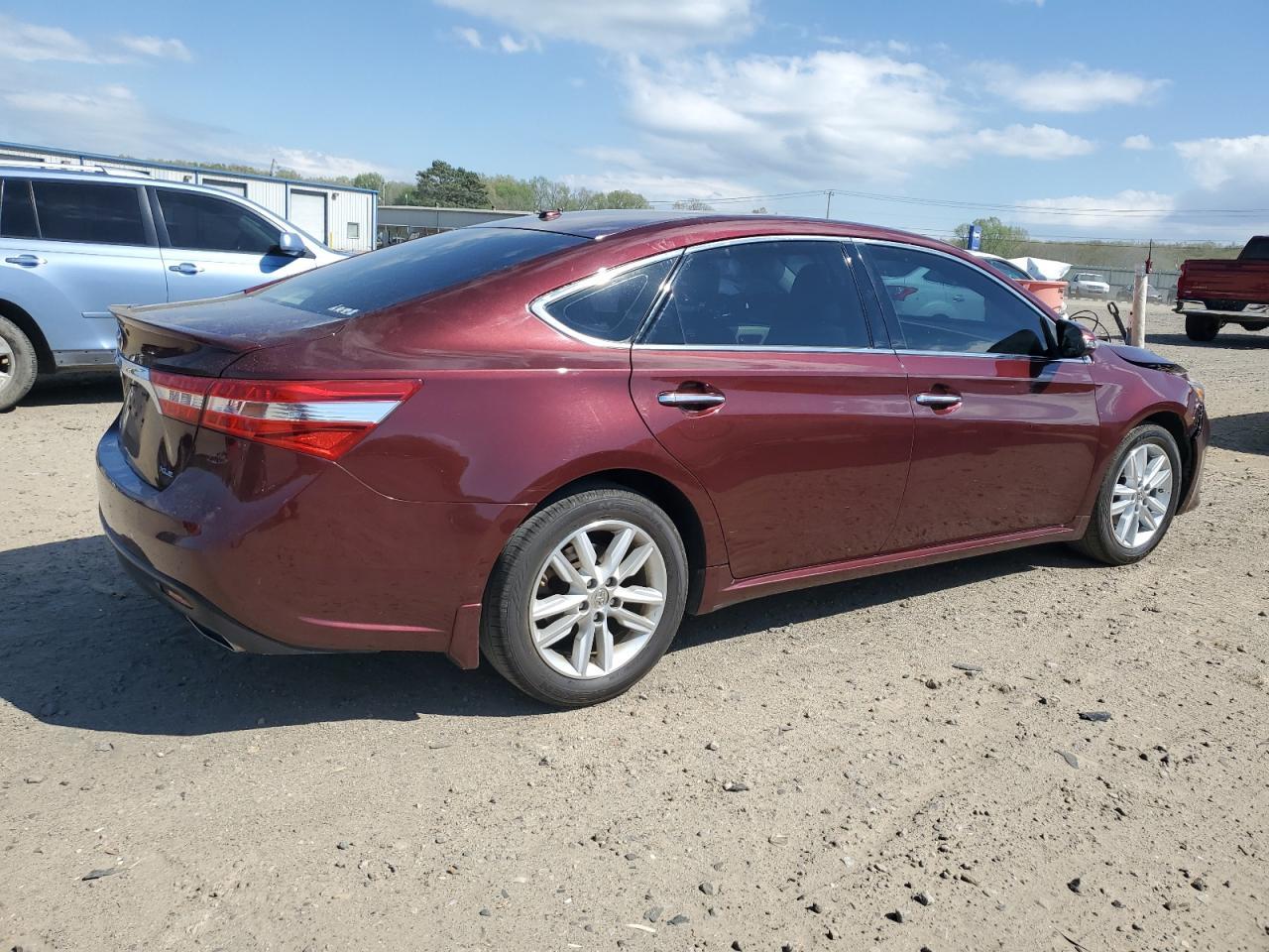 2015 TOYOTA AVALON XLE - Image 3