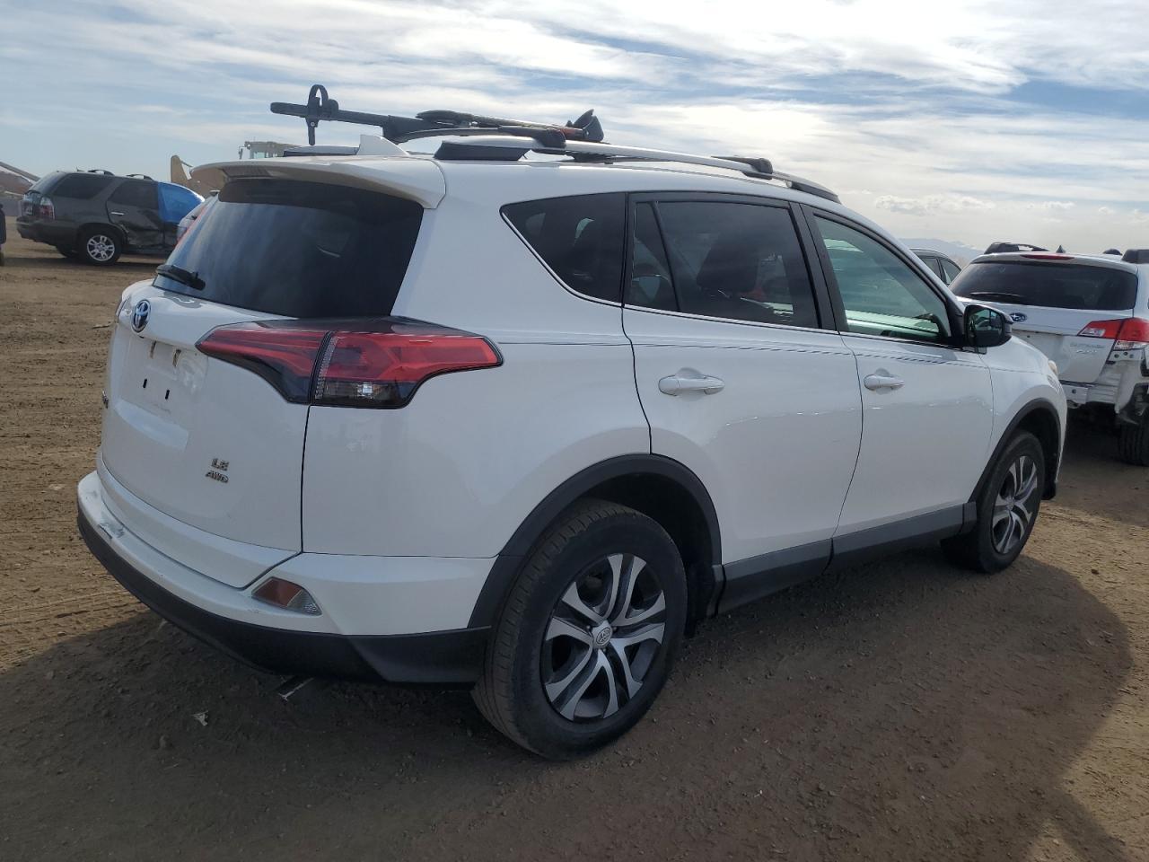 2018 TOYOTA RAV4 LE - Image 3