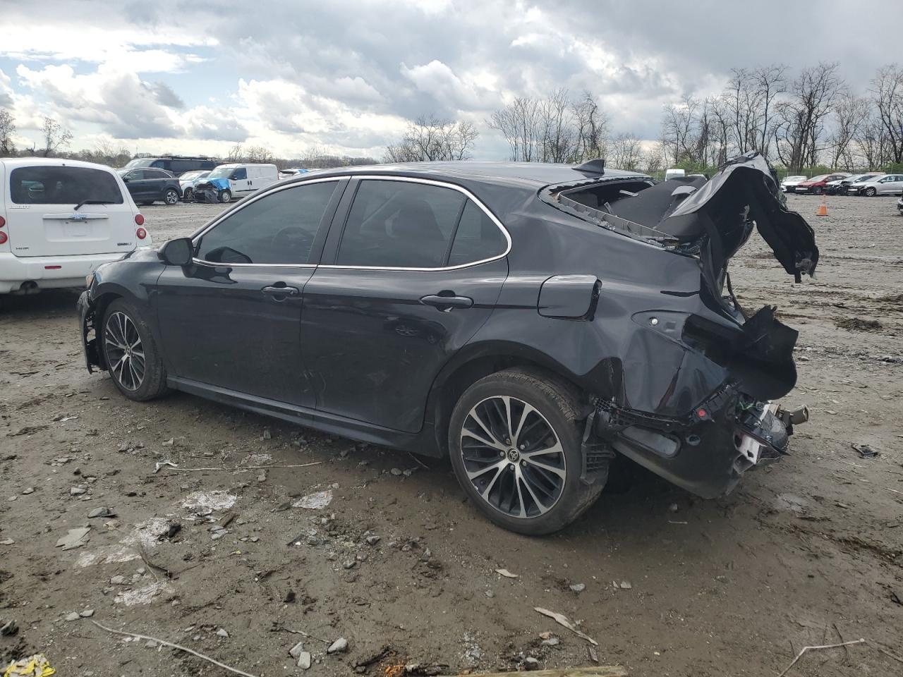 2020 TOYOTA CAMRY SE - Image 2