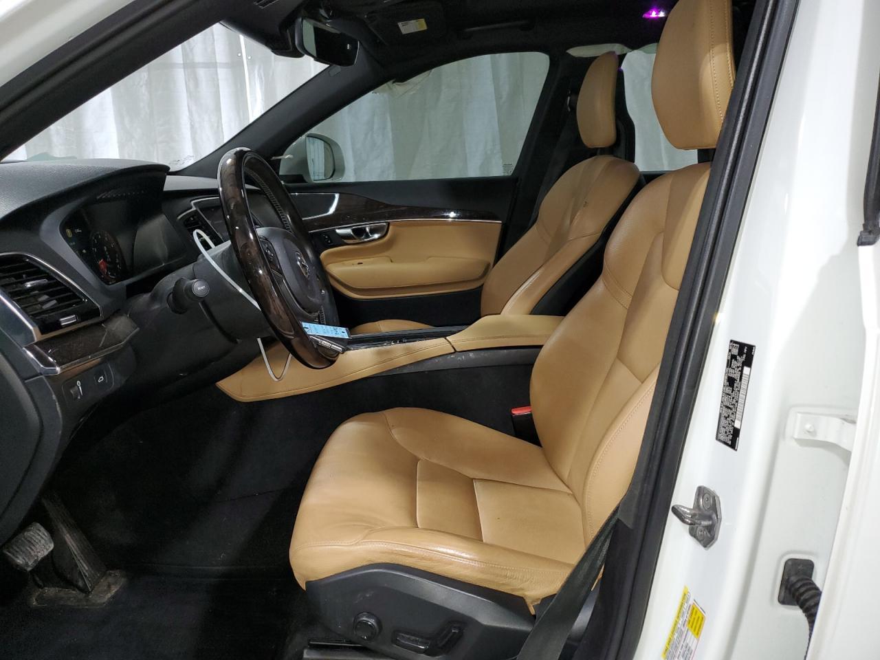 2016 VOLVO XC90 T6 - Фото 7