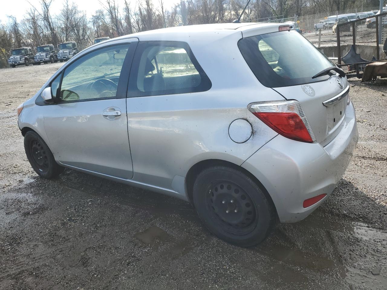 2014 TOYOTA YARIS - Фото 2