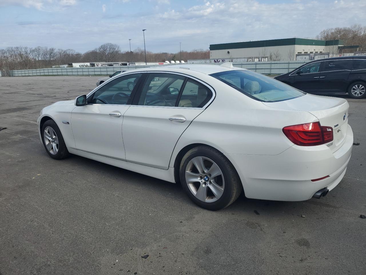 2013 BMW 528 XI - Image 2