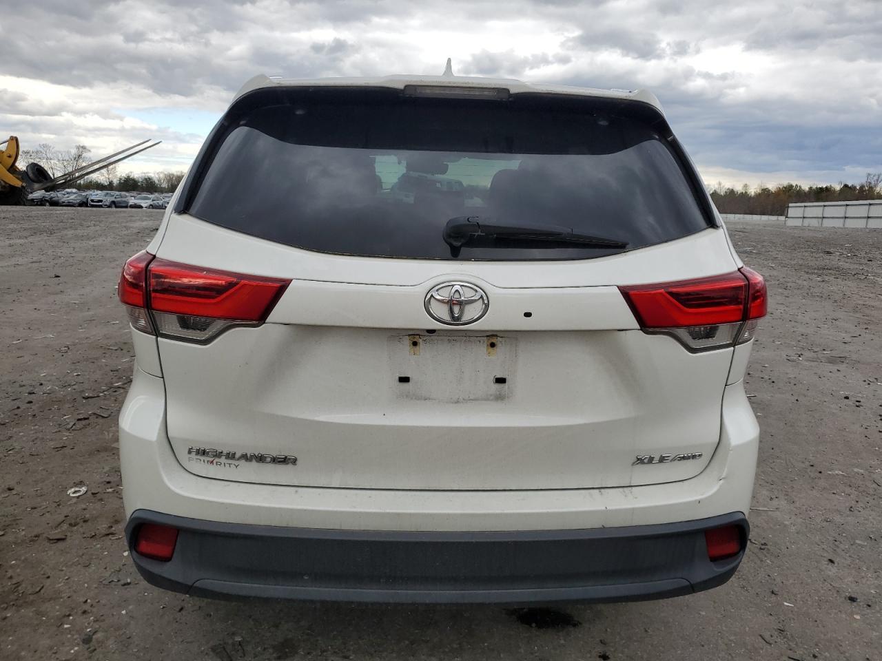 2019 TOYOTA HIGHLANDER - Image 6