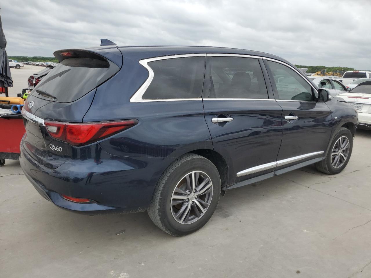 2019 INFINITI QX60 LUXE - Image 3