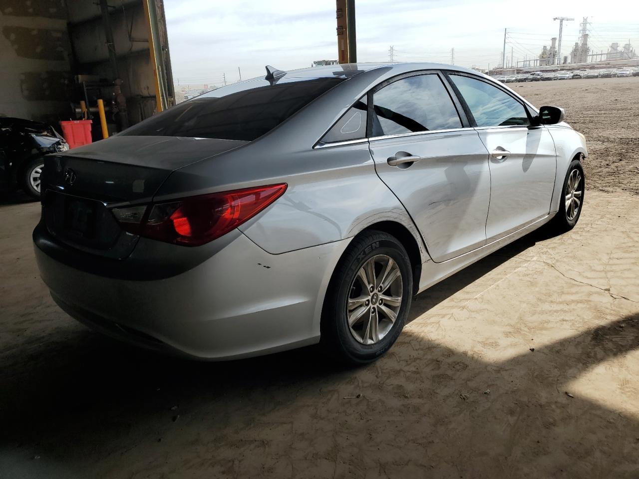 2011 HYUNDAI SONATA GLS - Image 3